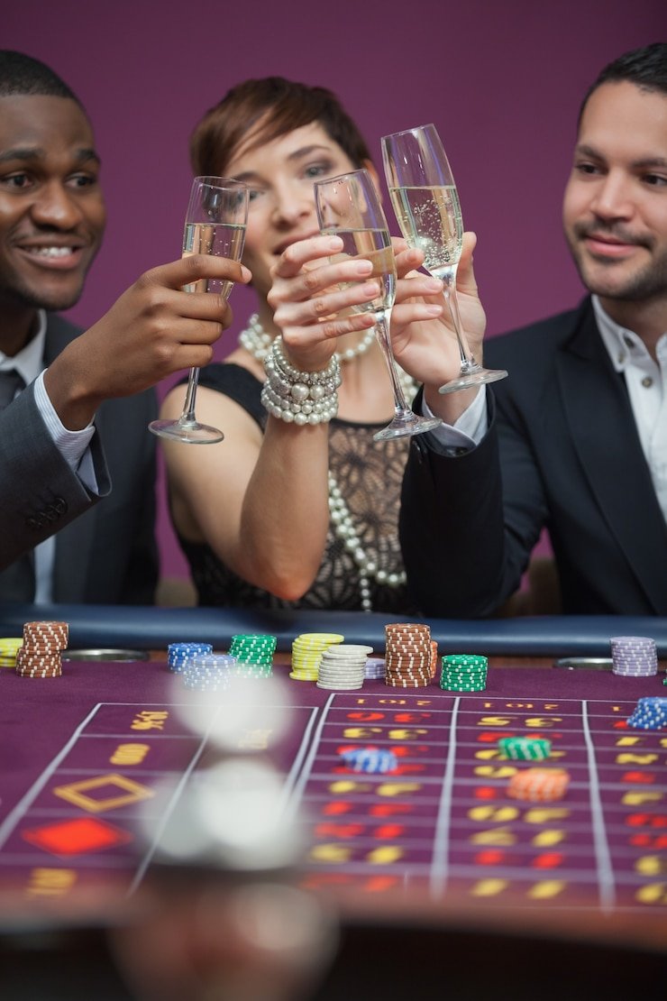 Tier progression increases weekly cashback rates udin777 Togel tier progression showing Bronze Silver Gold Platinum benefits